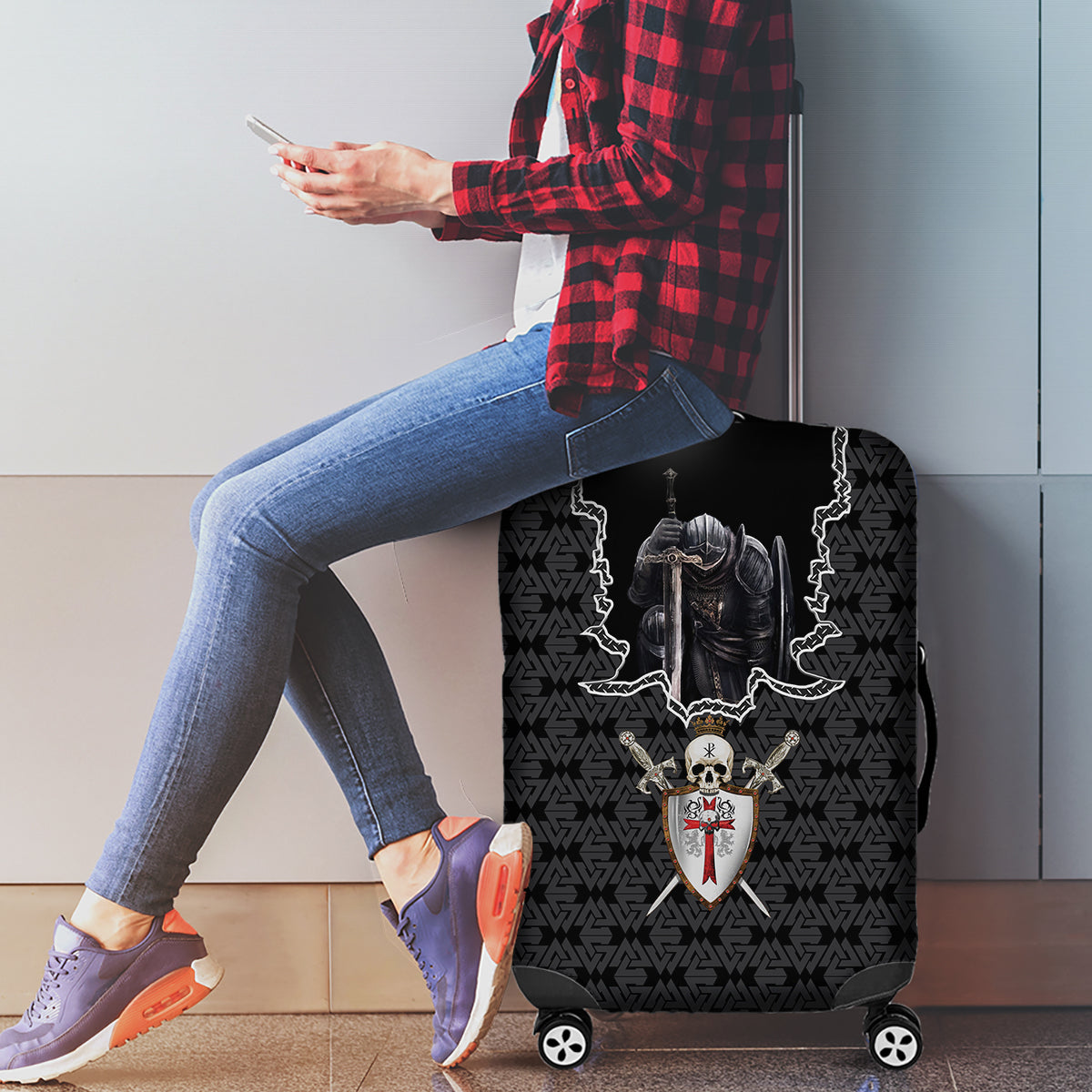 personalised-knights-templar-warrior-skull-luggage-cover